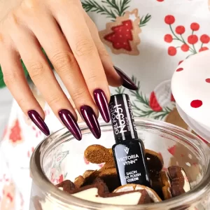 Victoria VYNN Gel Polish No. 351 Mrs Claus